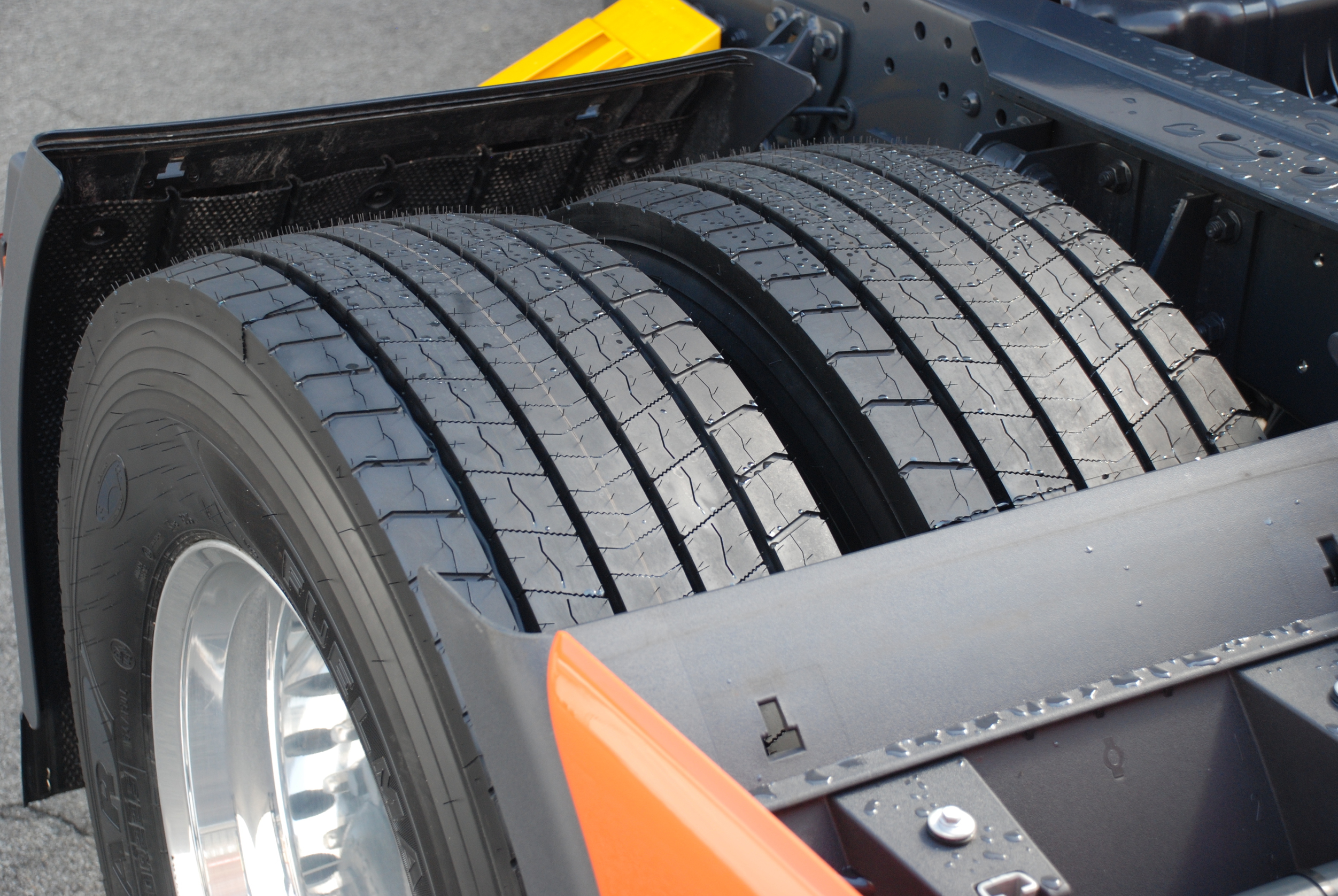 шины GOODYEAR FUELMAX D 315/70 R22,5